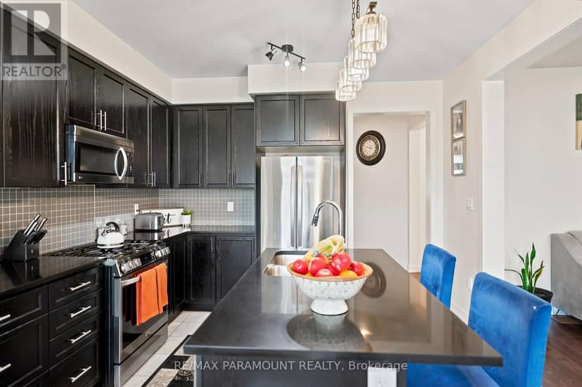 110 Sunflower Crescent — photo 11 of 40