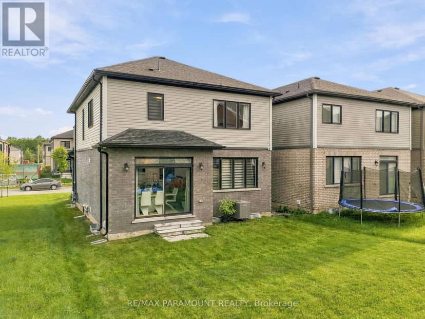 110 Sunflower Crescent — photo 2 of 40