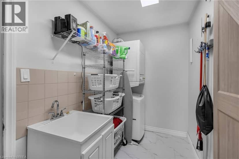 490 DEVONSHIRE Avenue — photo 18 of 40