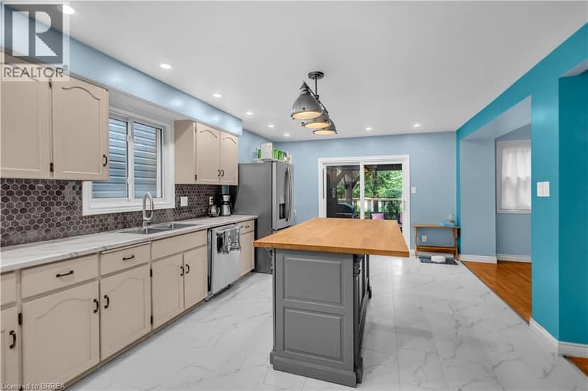 490 DEVONSHIRE Avenue — photo 17 of 40