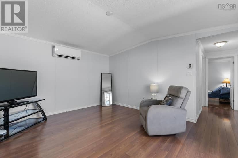 32 Davis Drive — photo 12 of 32