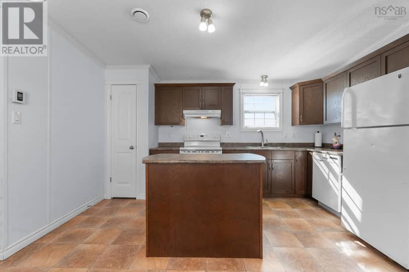 32 Davis Drive — photo 6 of 32