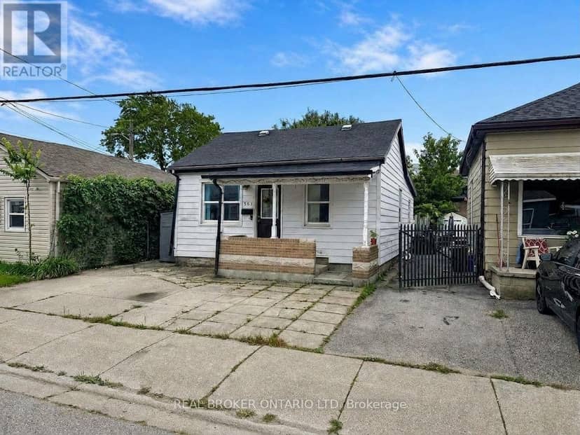 563 South Street S, London East, photo 2