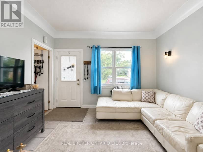 563 South Street S, London East, photo 4