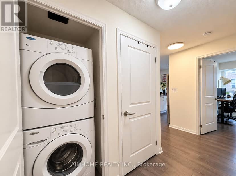 706 - 400 Adelaide Street E — photo 9 of 23