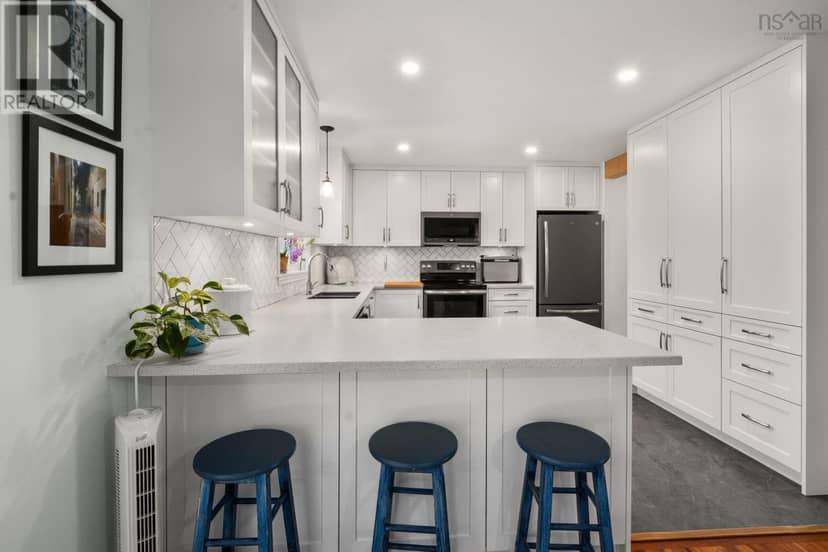 60 Lylewood Drive — photo 12 of 40