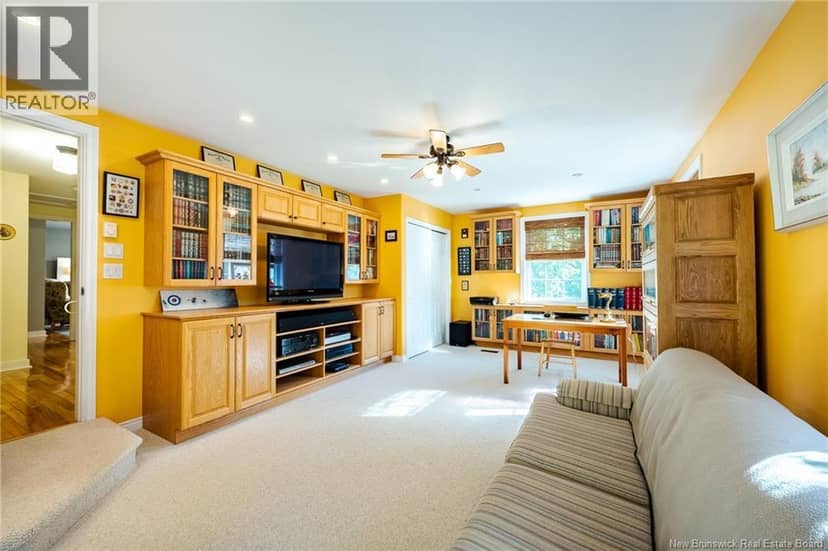 560 Squires Street — photo 19 of 35