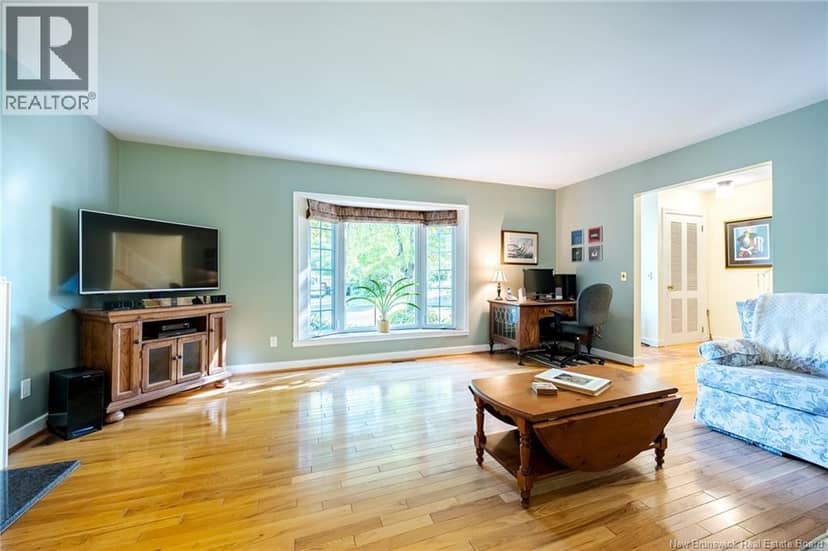 560 Squires Street — photo 6 of 35