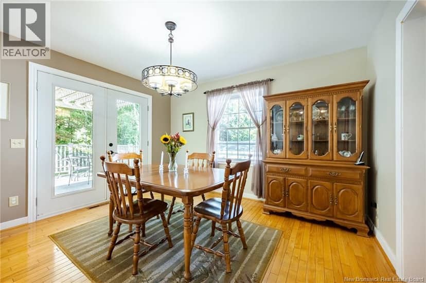 560 Squires Street — photo 7 of 35