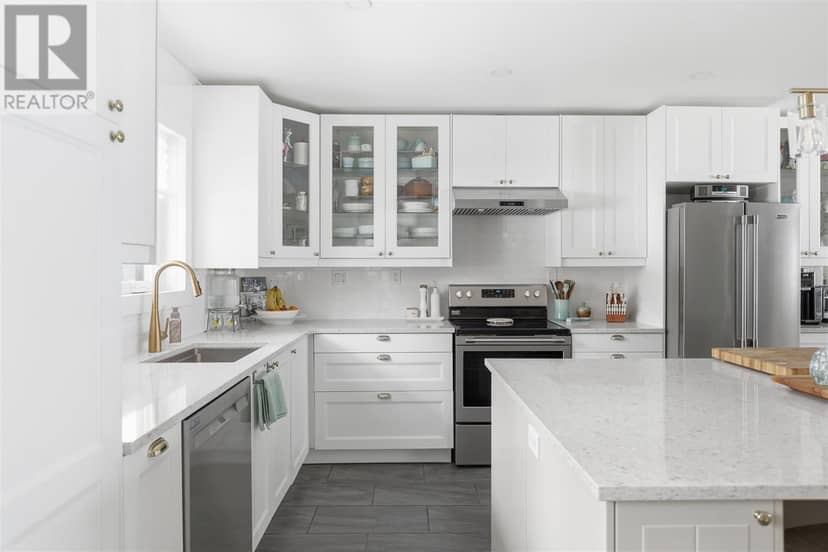 2875 Green ST — photo 16 of 40