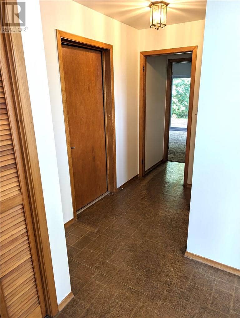 587 Jupiter Court — photo 11 of 40