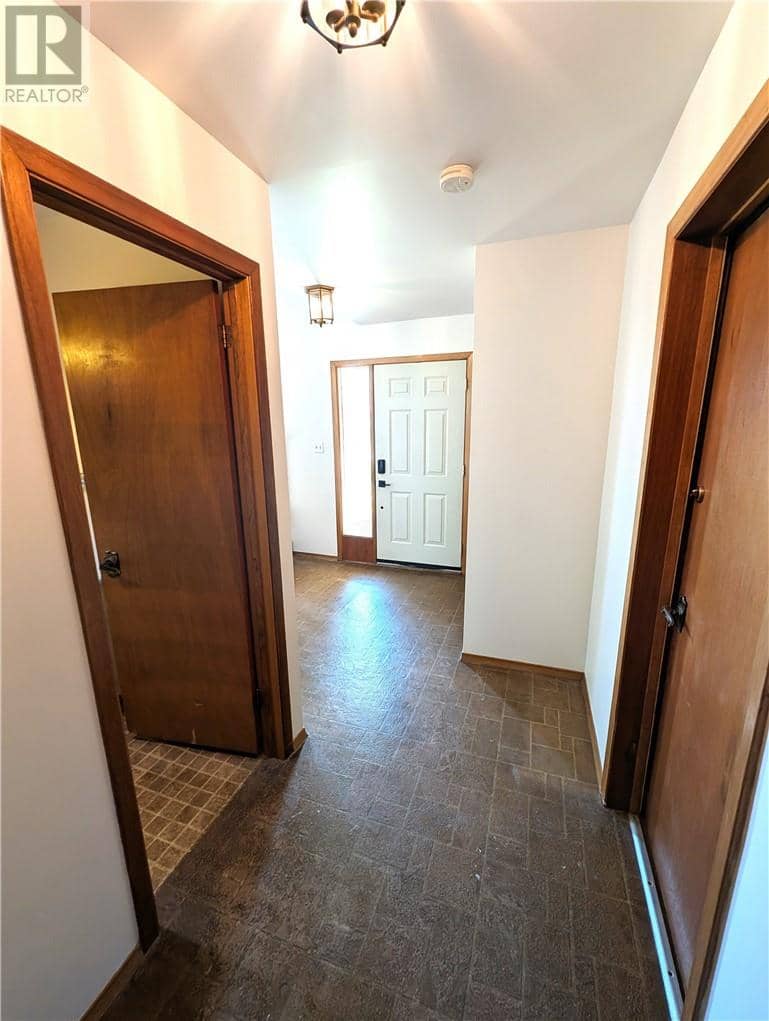 587 Jupiter Court — photo 12 of 40