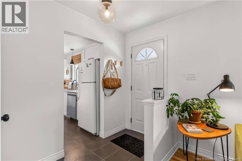 244 Leslie Street — photo 3 of 40