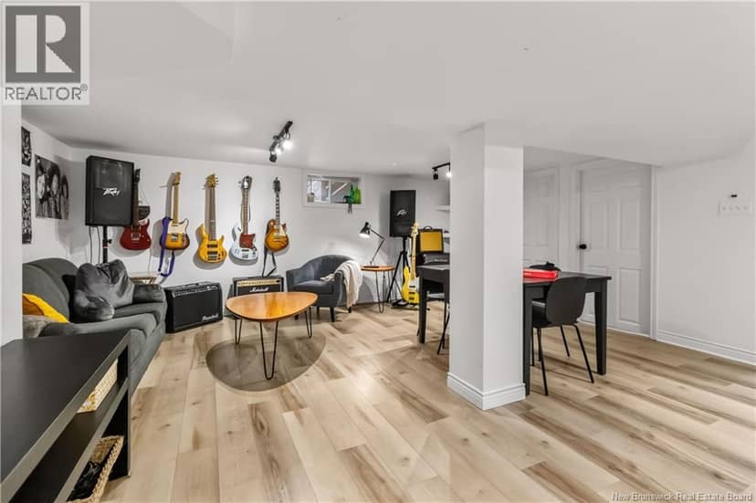 244 Leslie Street — photo 31 of 40
