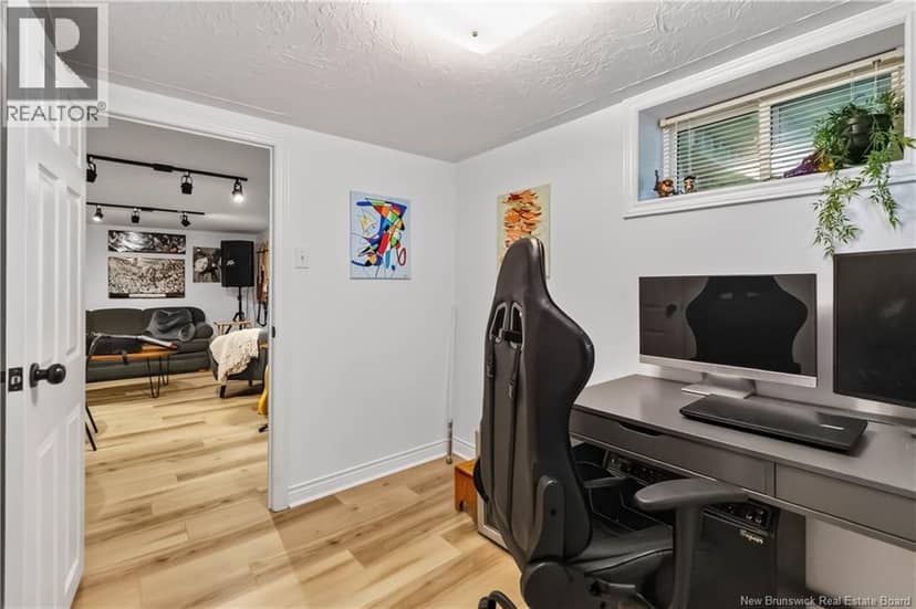 244 Leslie Street — photo 35 of 40