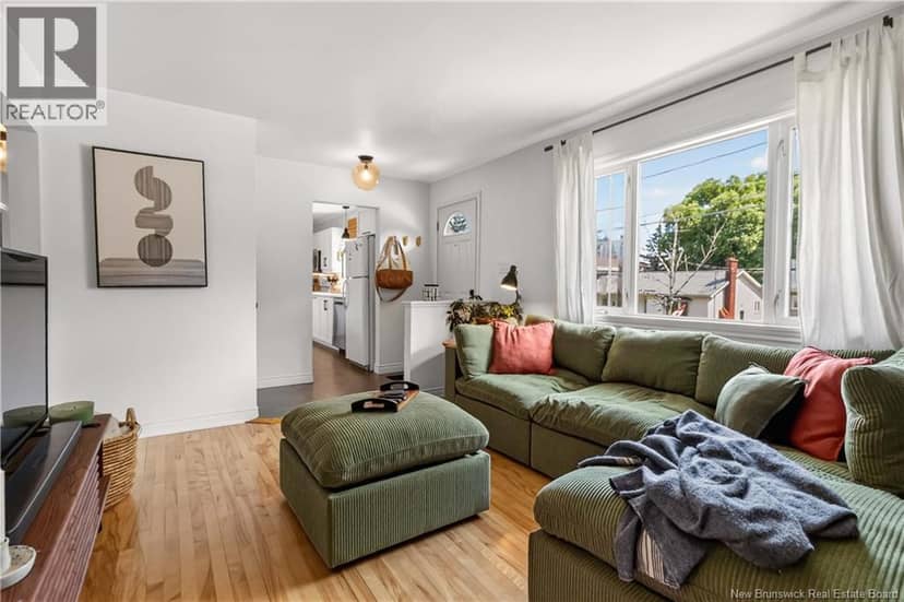 244 Leslie Street — photo 6 of 40