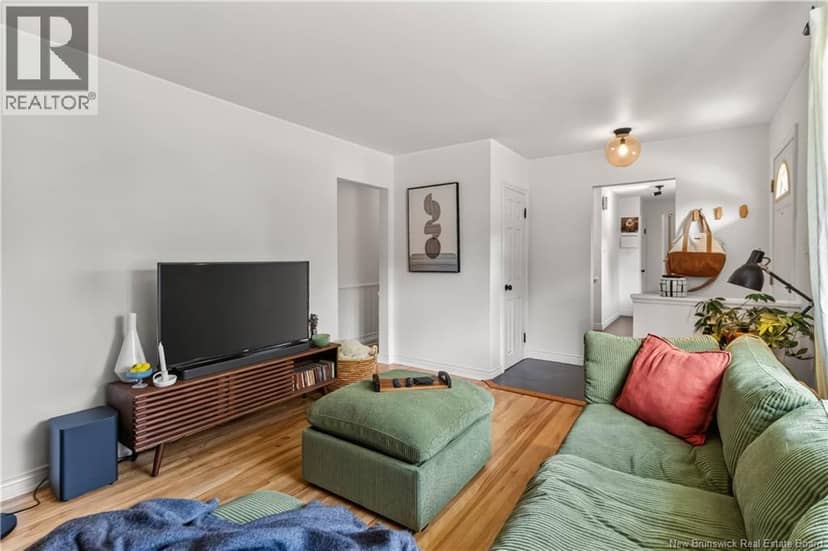 244 Leslie Street — photo 7 of 40