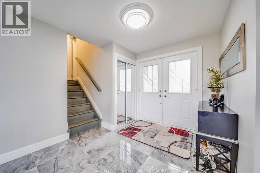 2405 Roxborough Boulevard — photo 18 of 40