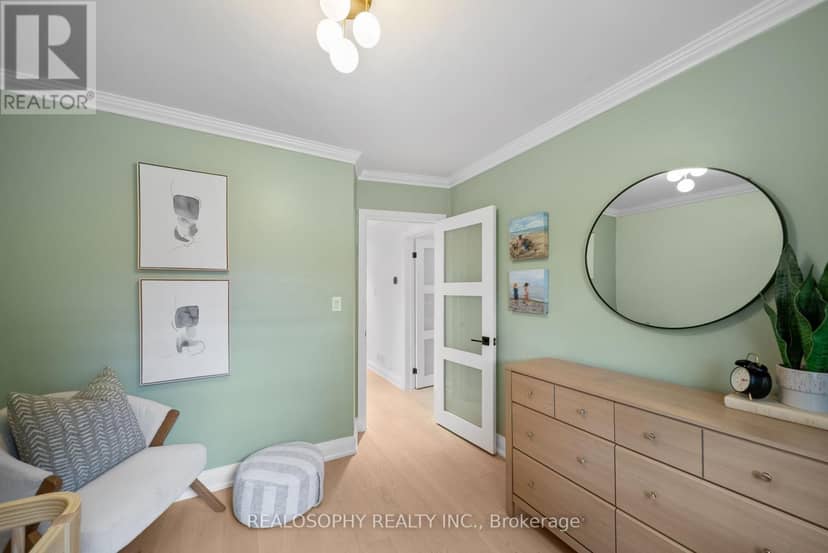 69 Squires Avenue — photo 11 of 32
