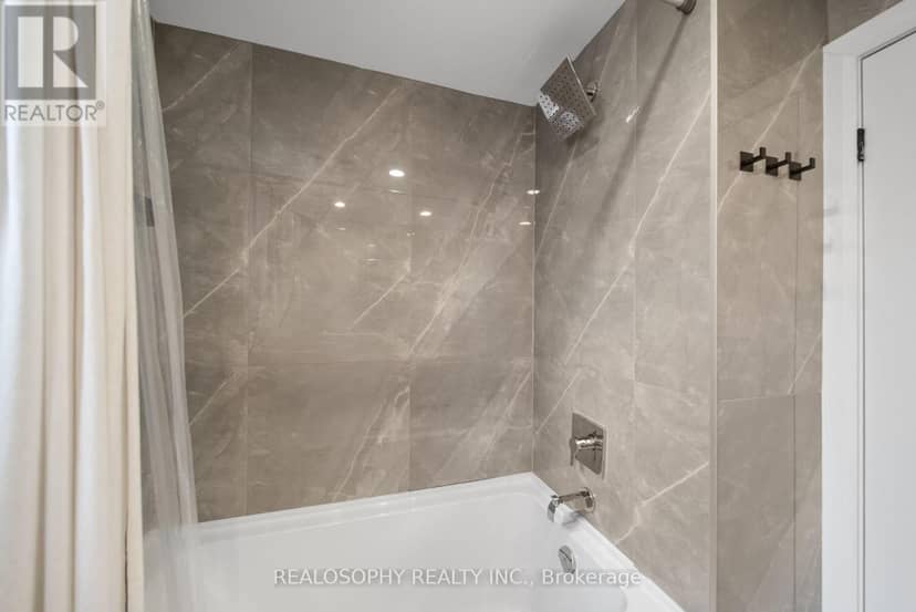 69 Squires Avenue — photo 16 of 32