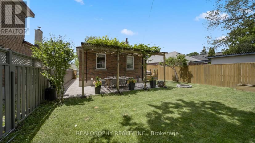 69 Squires Avenue — photo 24 of 32