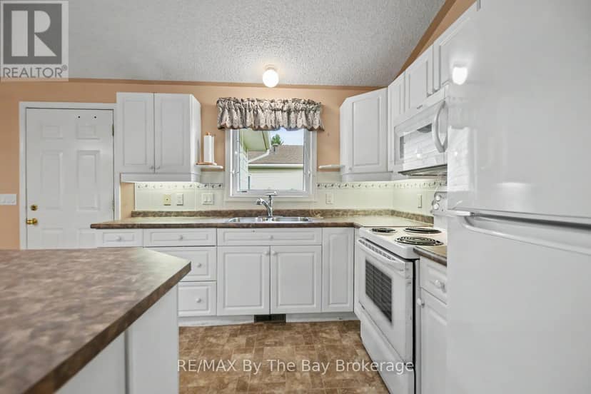 30 St James Place — photo 12 of 25