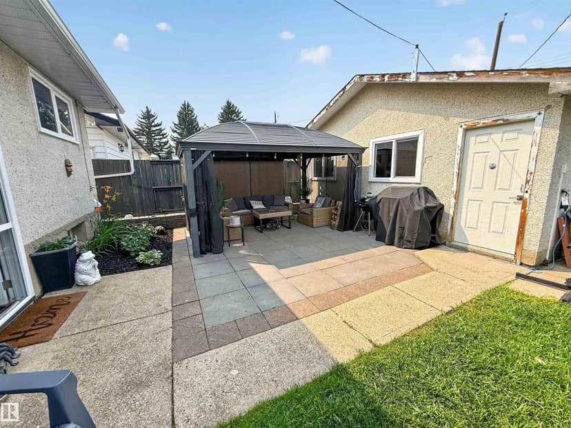 16046 95 AV NW — photo 36 of 40