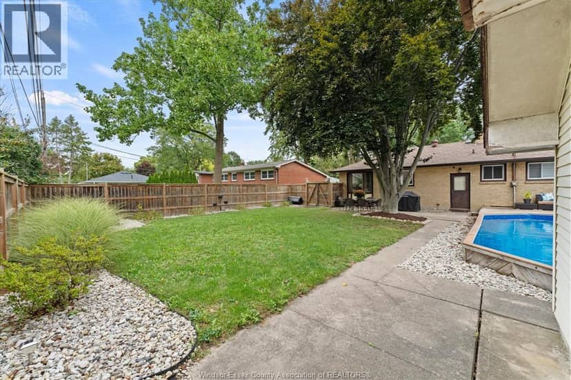 3425 Roxborough BOULEVARD — photo 35 of 38