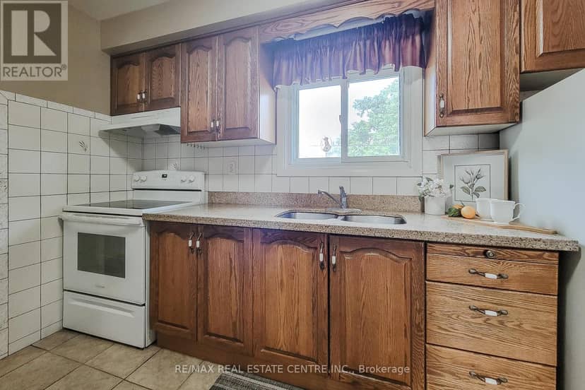 137 East 16th Street — photo 7 of 40
