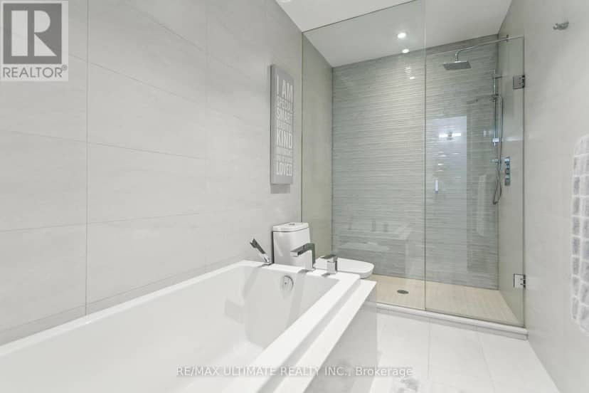 1139 Glengrove Avenue W — photo 32 of 40