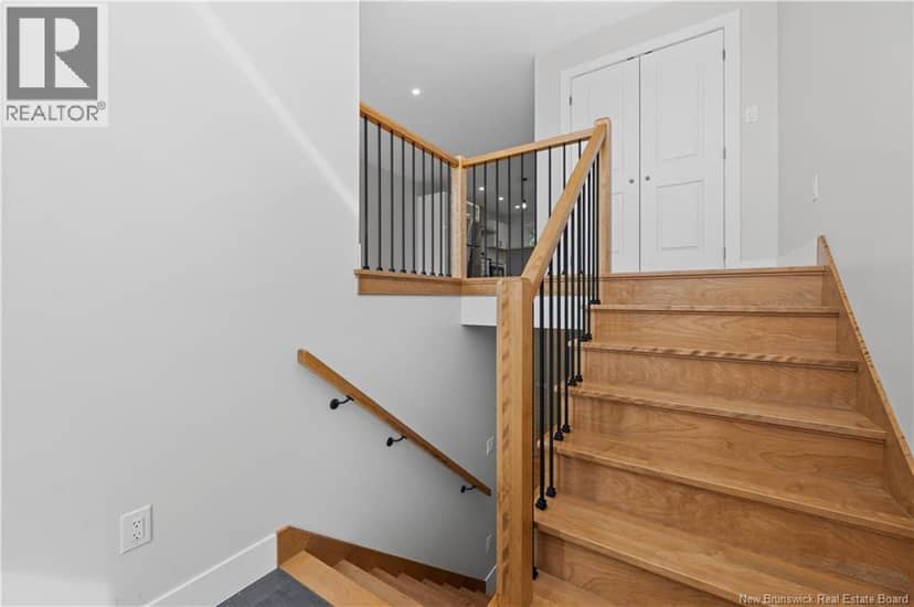 28 de la Colline Street — photo 3 of 40