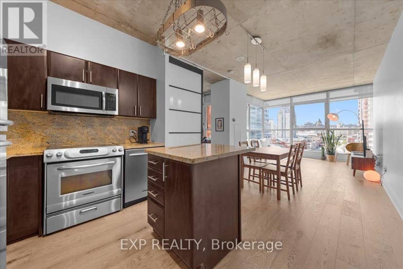 1007 - 179 George Street — photo 10 of 33