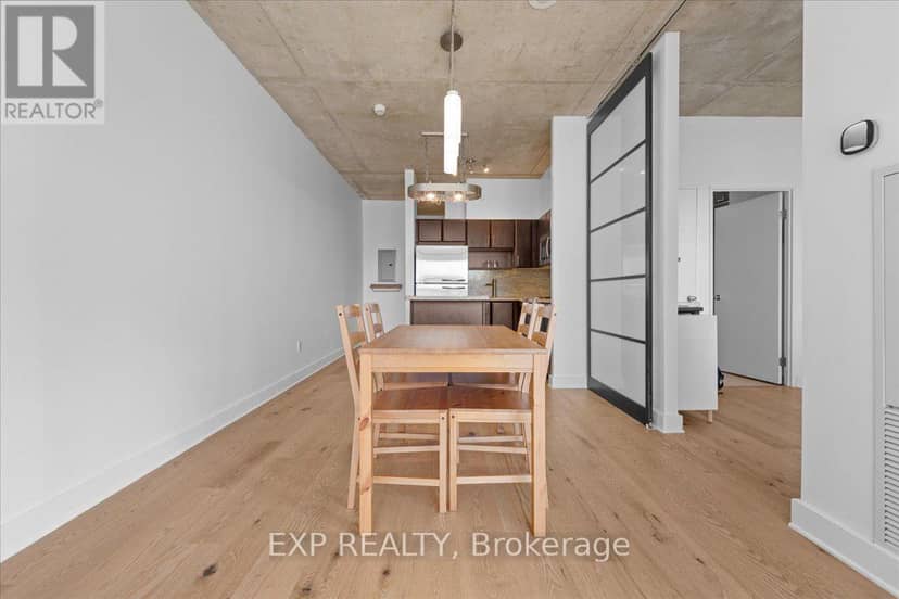 1007 - 179 George Street — photo 12 of 33