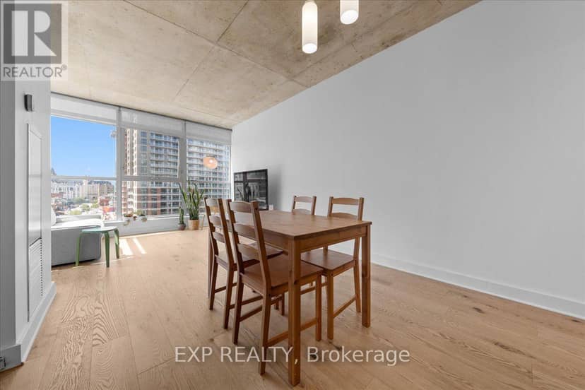 1007 - 179 George Street — photo 13 of 33