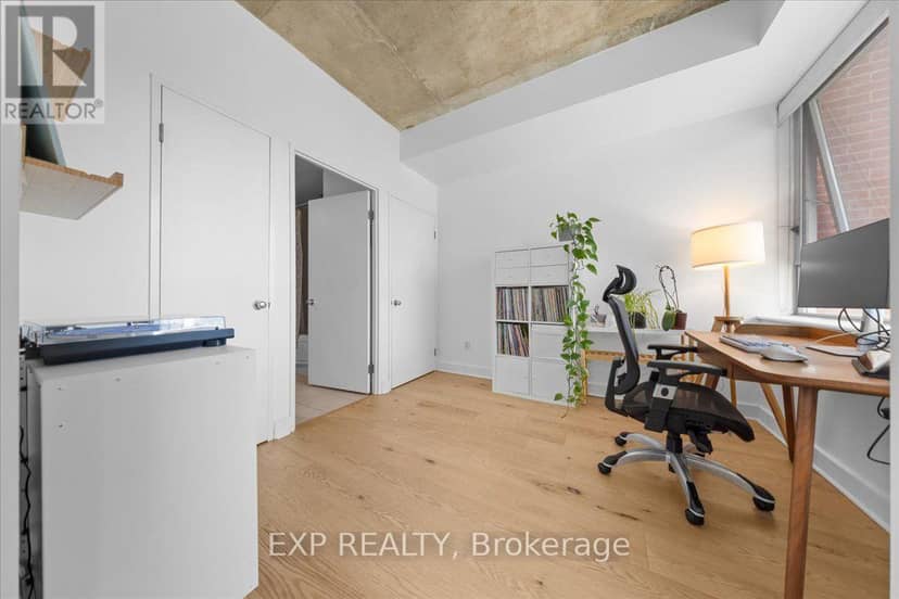 1007 - 179 George Street — photo 18 of 33
