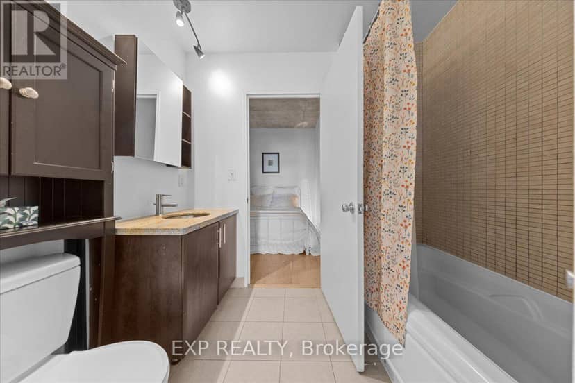 1007 - 179 George Street — photo 20 of 33