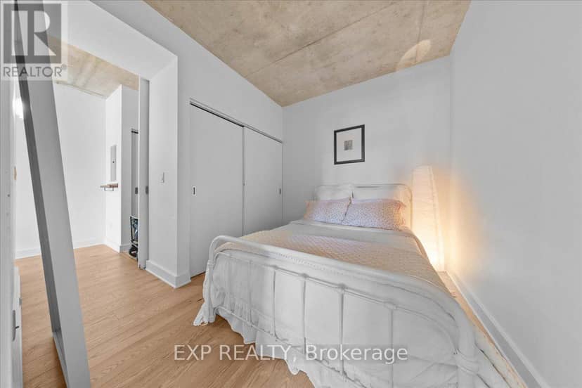 1007 - 179 George Street — photo 22 of 33