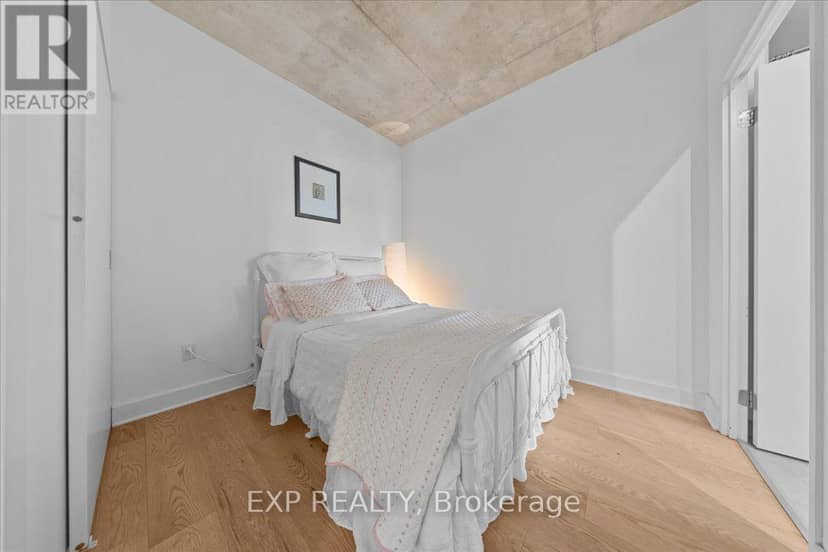 1007 - 179 George Street — photo 23 of 33