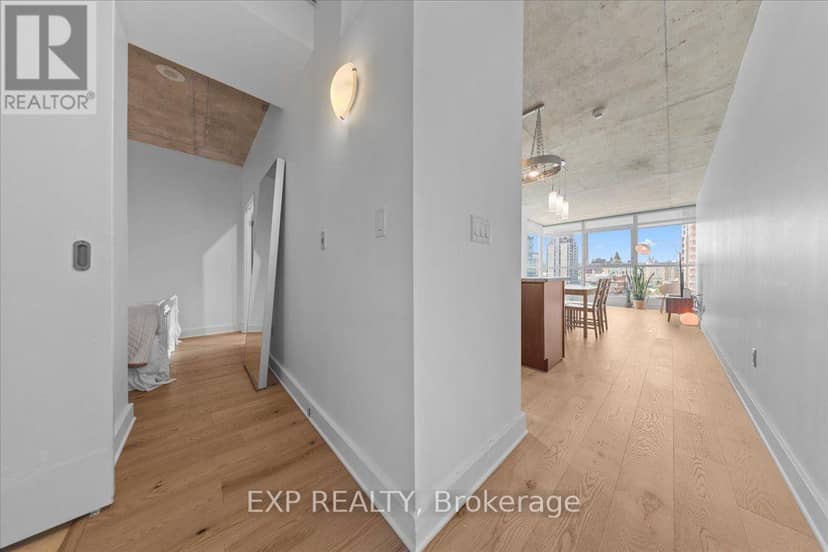 1007 - 179 George Street — photo 24 of 33