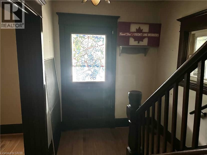 128 KENT Street S — photo 6 of 24