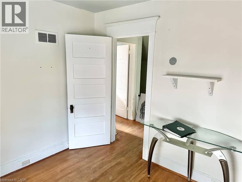 128 KENT Street S — photo 15 of 24