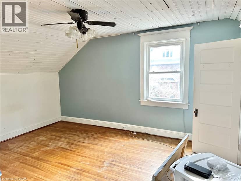 128 KENT Street S — photo 11 of 24
