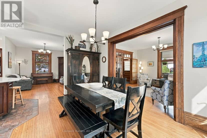 44 Trafalgar Street — photo 14 of 40