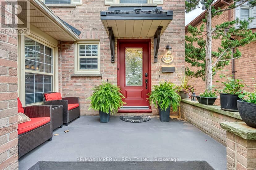 301 Kingsbridge Garden Circle, Mississauga, photo 8