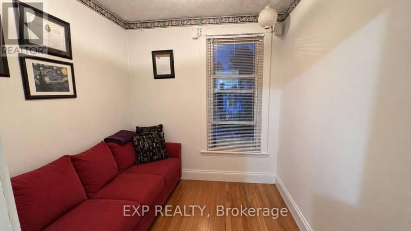413 Marlborough Street N — photo 10 of 18