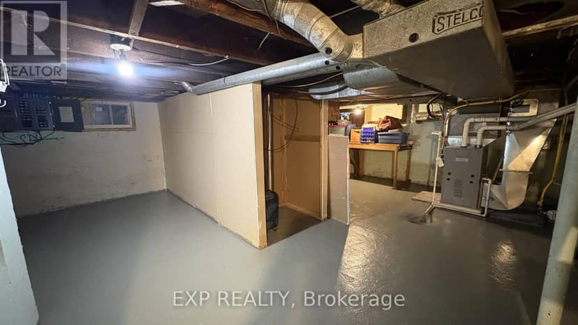 413 Marlborough Street N — photo 18 of 18