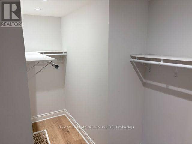 11 Sleepy Hollow Lane — photo 32 of 40