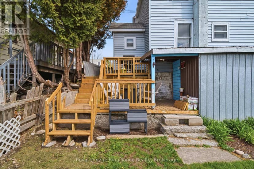 199 Dundas Street E — photo 32 of 33