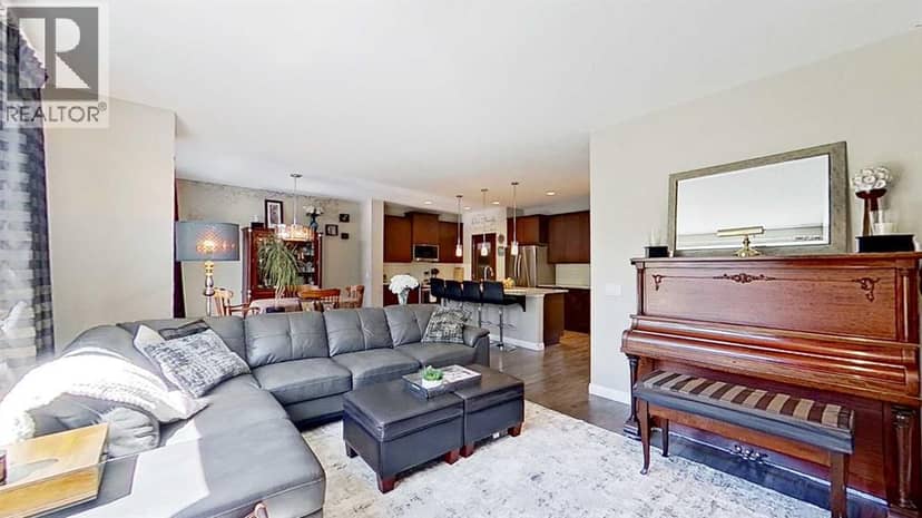 31 Ravenslea Crescent SE — photo 10 of 40