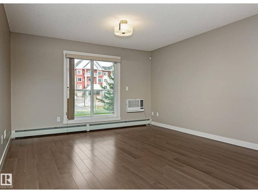 #109 2207 44 AV NW, Edmonton, photo 3